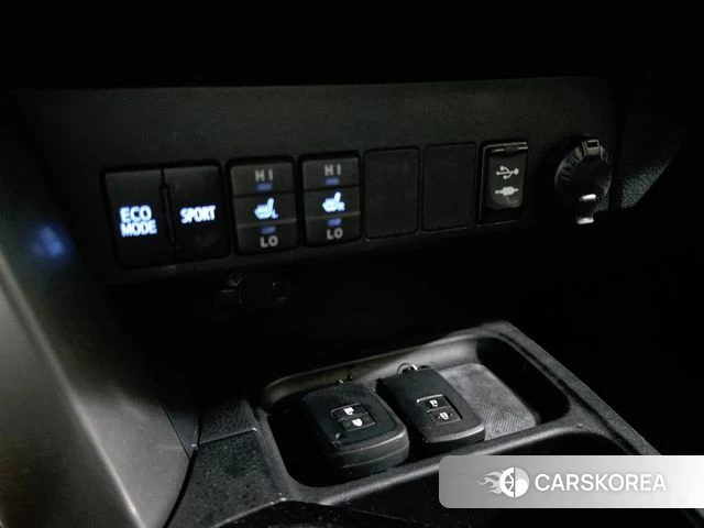 Toyota RAV4 id 4465494 из Кореи 8