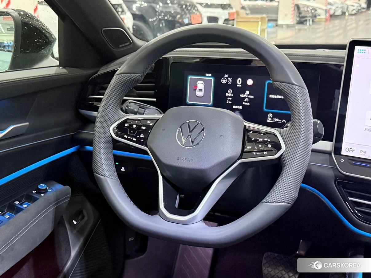 Volkswagen Passat id 4510637 из Китая 8