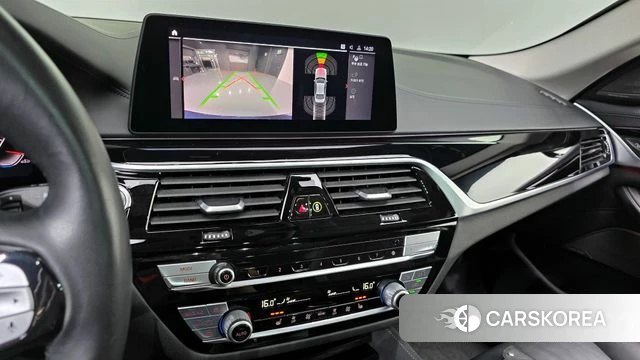 BMW 5 Series (G30) id 4338946 из Кореи 8