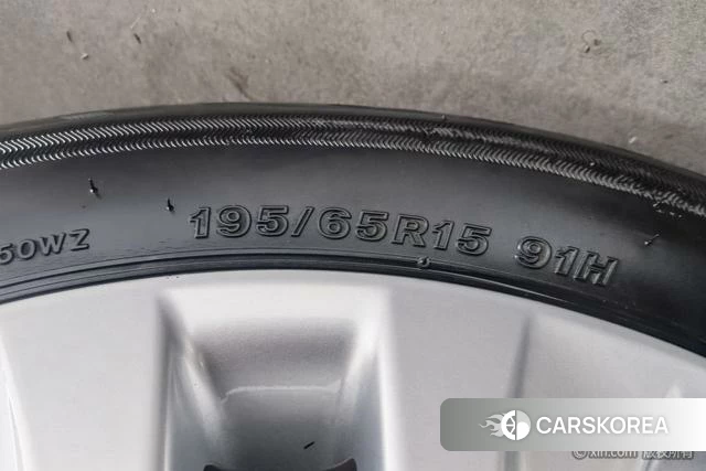 Toyota Corolla id 4259633 из Китая 8