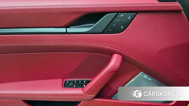 Porsche 911(992) id 3246659 из Кореи 8