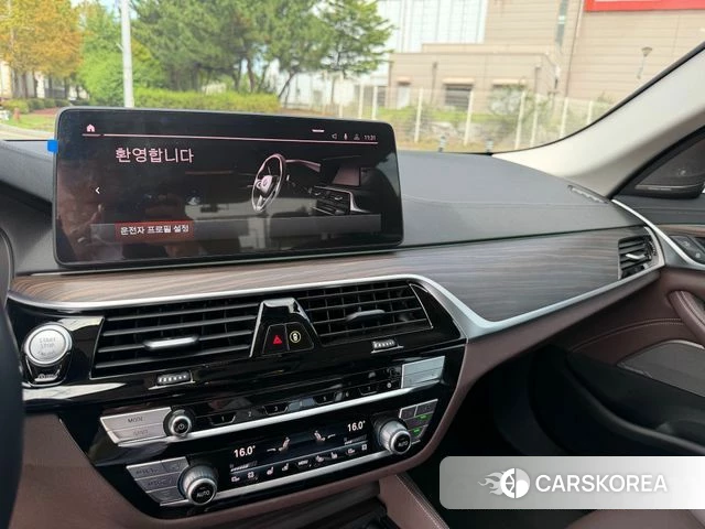 BMW 5 Series (G30) id 4739999 из Кореи 8