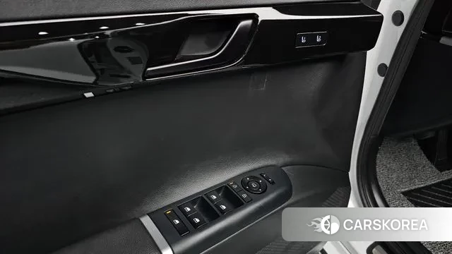 Hyundai Grandeur (GN7) id 3486956 из Кореи 8