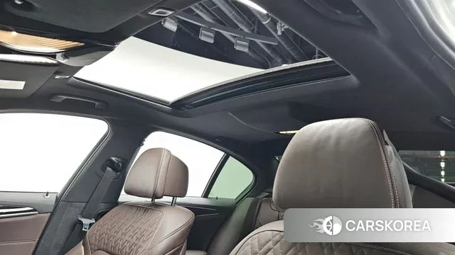 BMW 5 Series (G30) id 3493279 из Кореи 8