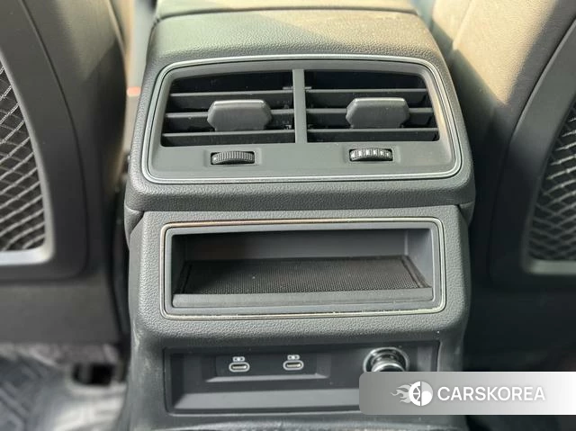 Audi A6L id 4314033 из Китая 8