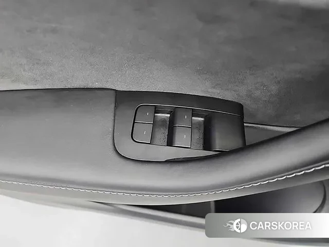 Tesla Model Y id 3411833 из Кореи 8