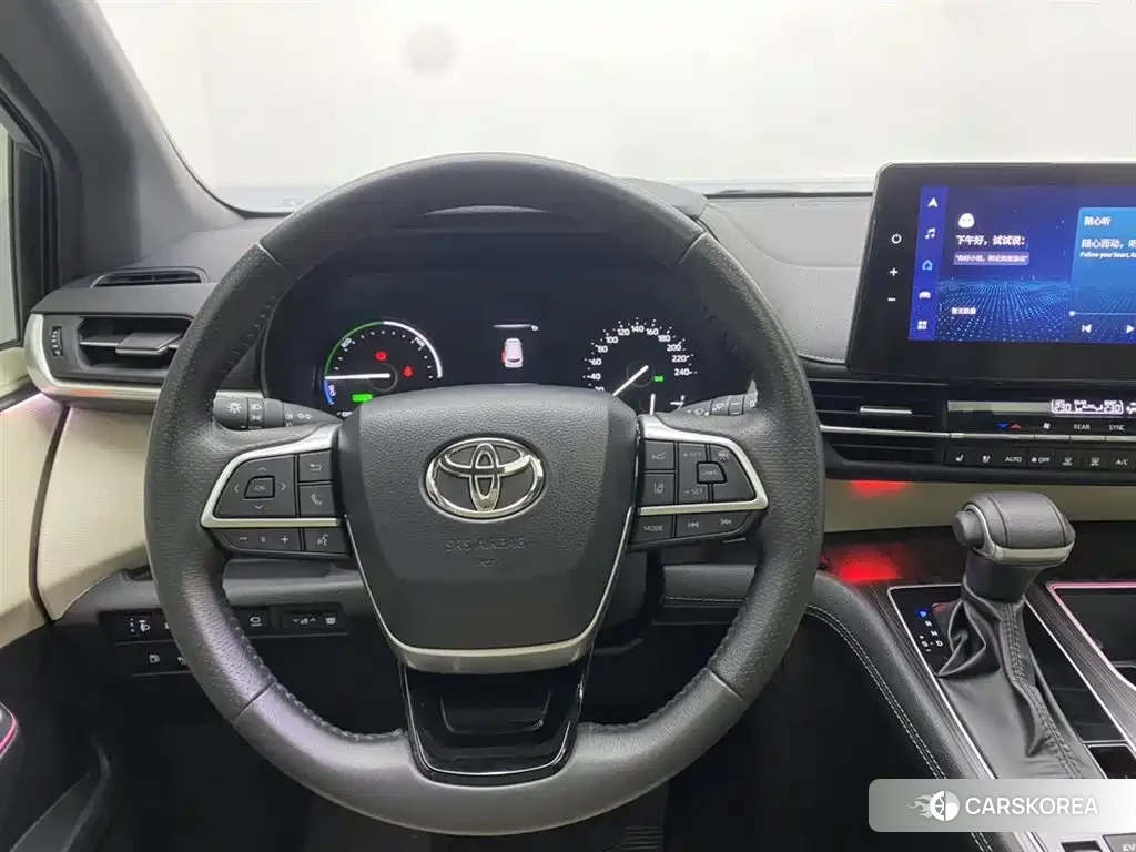 Toyota Sienna id 4629671 из Китая 8