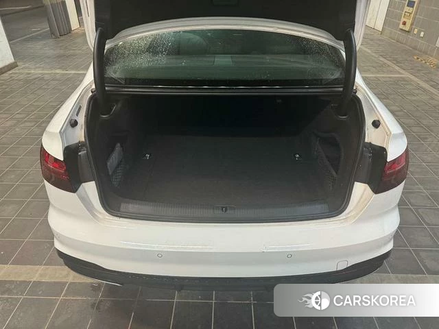 Audi A4L id 4260206 из Китая 8