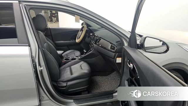 Kia Niro id 4780932 из Кореи 8
