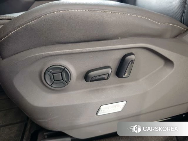 Volkswagen Touareg id 4301167 из Китая 8