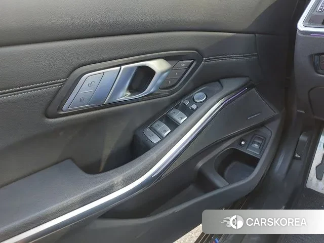 BMW 3 Series (G20) id 3282071 из Кореи 8