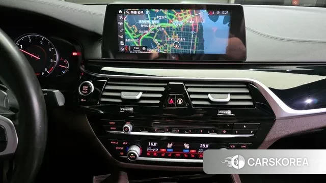 BMW 5 Series (G30) id 3055538 из Кореи 8