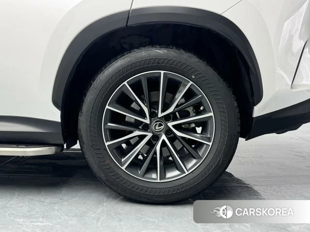 Lexus NX id 4261279 из Китая 8