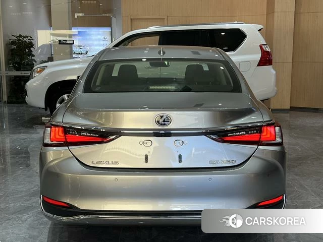Lexus ES id 4254622 из Китая 8