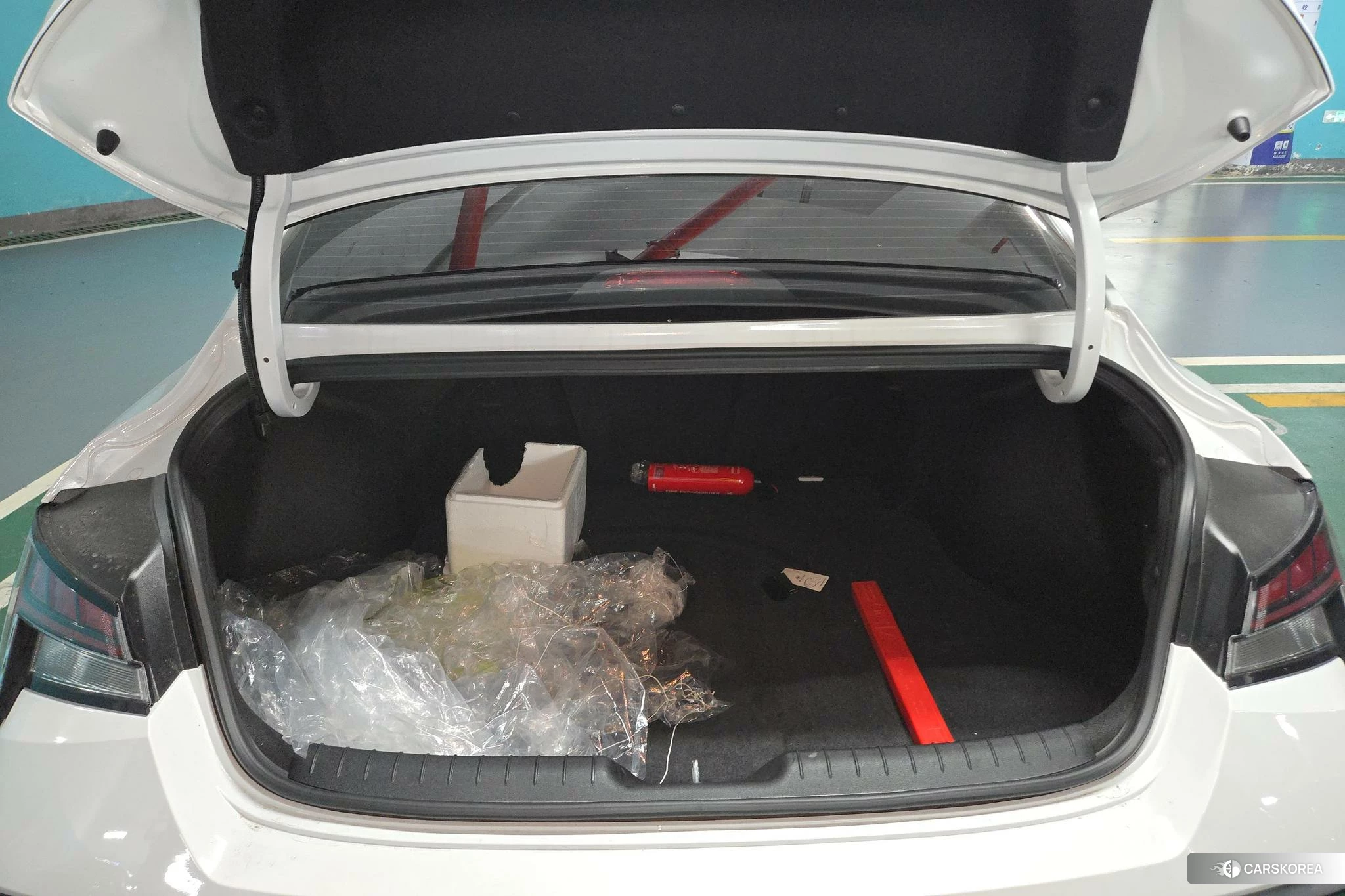 Hyundai Elantra id 4512499 из Китая 8