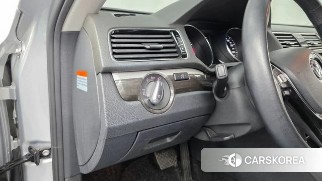 Volkswagen The New Passat id 4536542 из Кореи 8