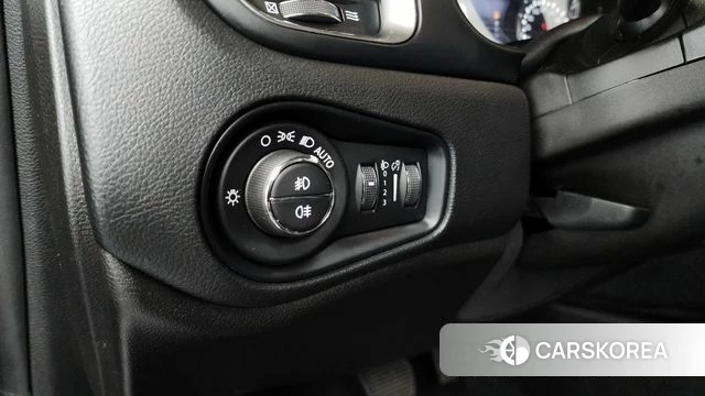 Jeep Renegade id 4470495 из Кореи 8
