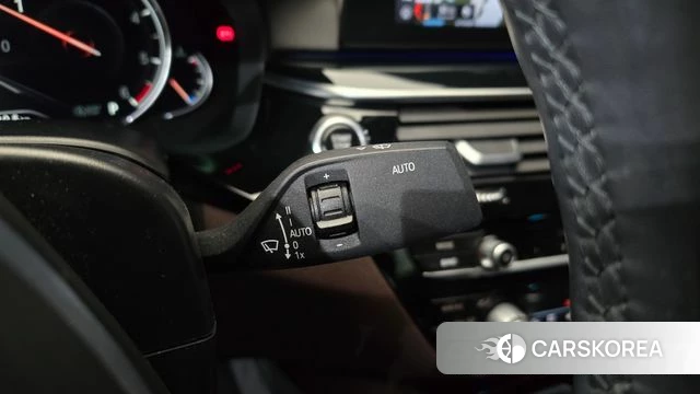 BMW 5 Series (G30) id 3814415 из Кореи 8