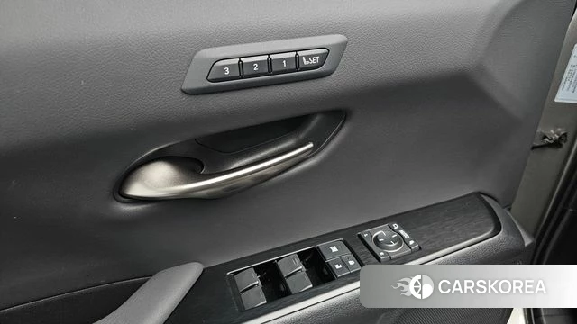 Lexus UX250h id 3923576 из Кореи 8