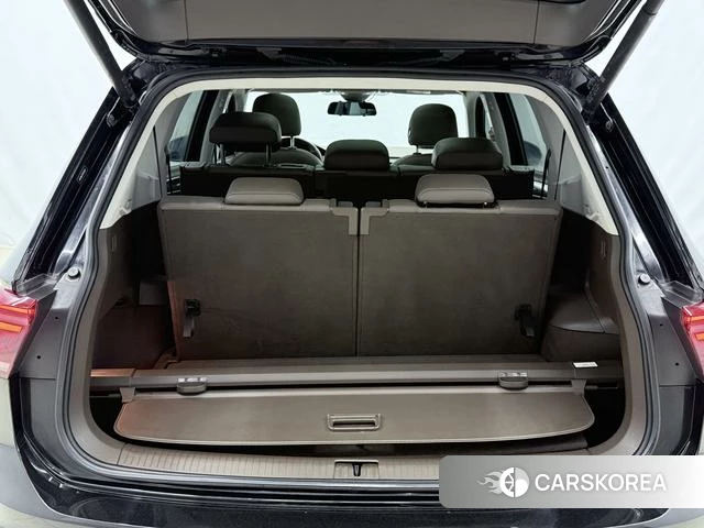Volkswagen Tiguan L id 4263860 из Китая 8