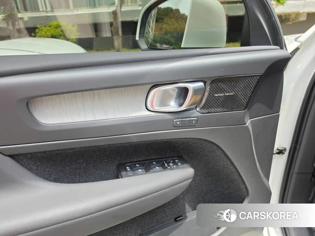Volvo XC40 id 4482061 из Кореи 8