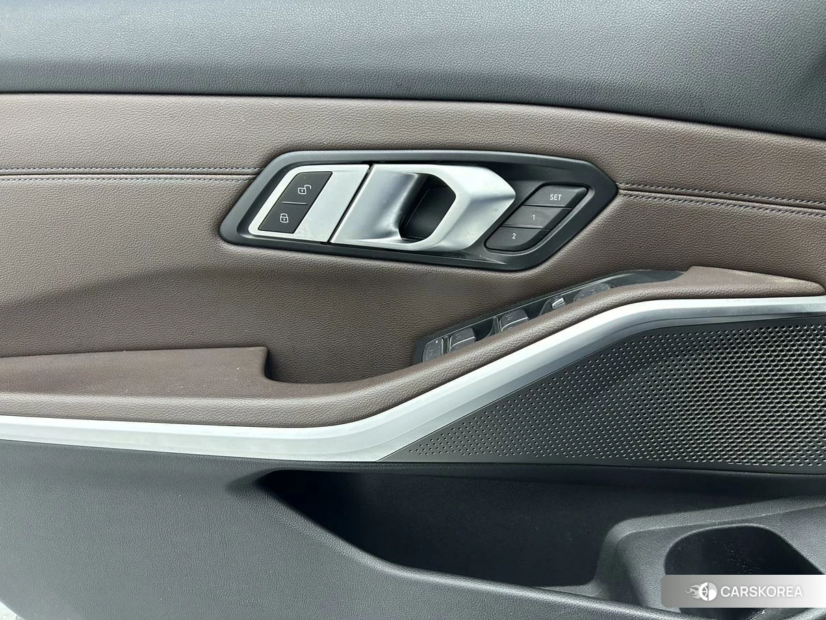 BMW 3 series id 4407379 из Китая 8