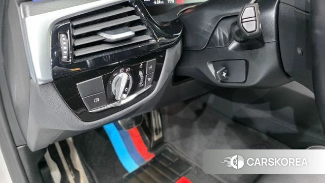 BMW 5 Series (G30) id 4735841 из Кореи 8