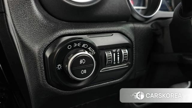 Jeep Wrangler (JL) id 3916546 из Кореи 8