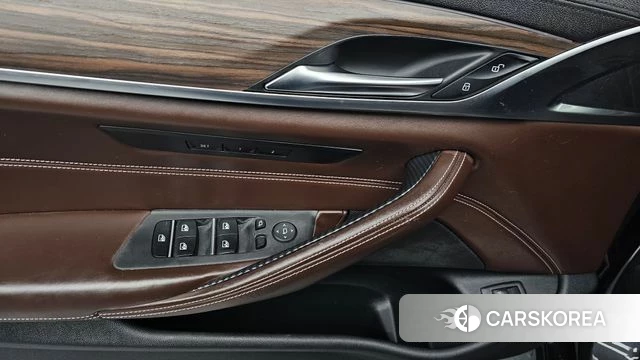 BMW 5 Series (G30) id 4776353 из Кореи 8