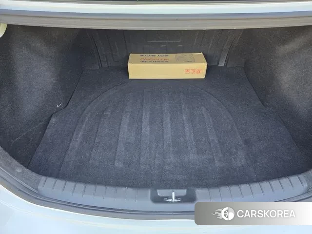 Hyundai Avante AD id 2973998 из Кореи 8