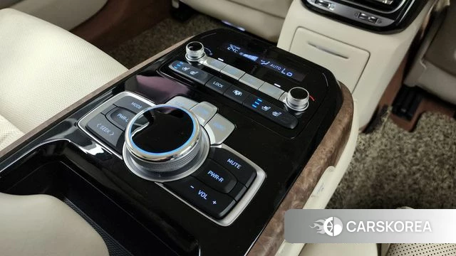 Genesis G90 id 3924701 из Кореи 8