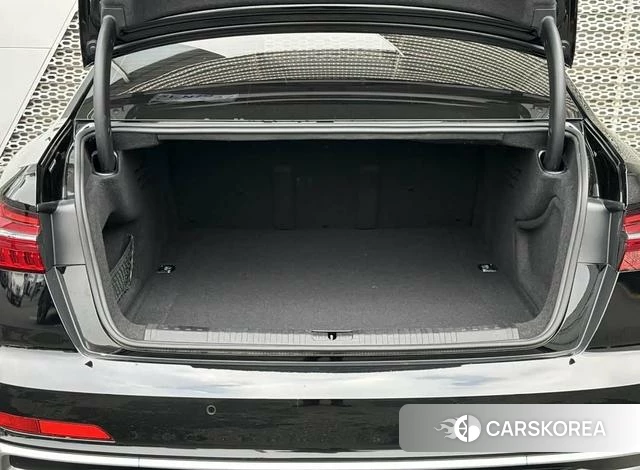 Audi A6L id 4182634 из Китая 8