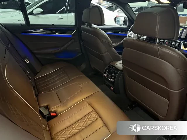 BMW 5 Series (G30) id 3487591 из Кореи 8