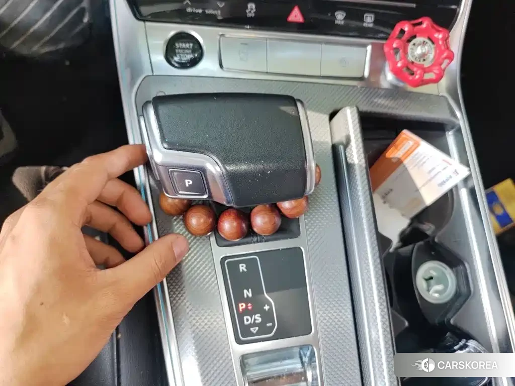 Audi A6L id 4680725 из Китая 8