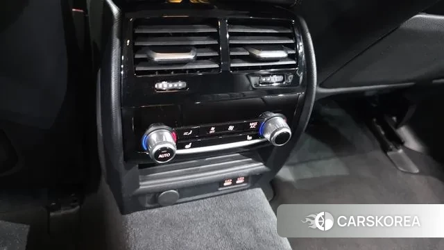 BMW 5 Series (G30) id 3615359 из Кореи 8