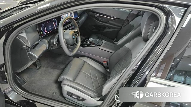 BMW 5 Series (G60) id 4441665 из Кореи 8
