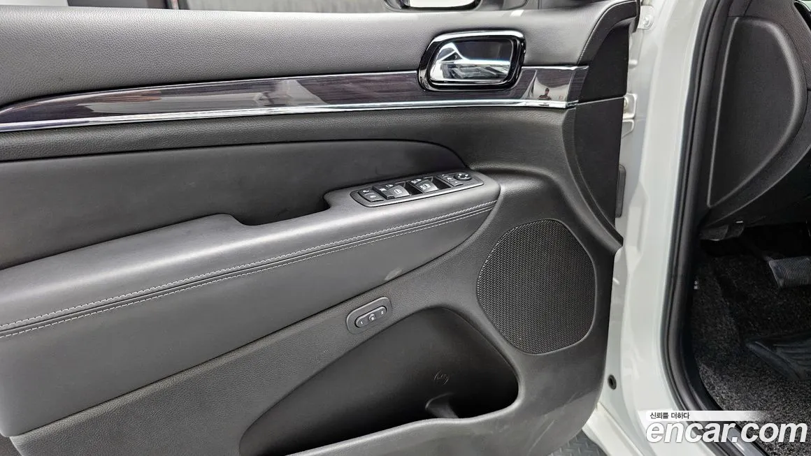 Jeep Grand Cherokee id 1811587 из Кореи 8