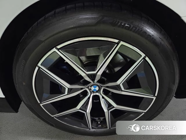 BMW 5 Series (G60) id 4408150 из Кореи 8