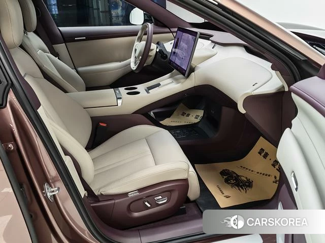 Xiaomi Car Xiaomi YU7 id 3920707 из Китая 8