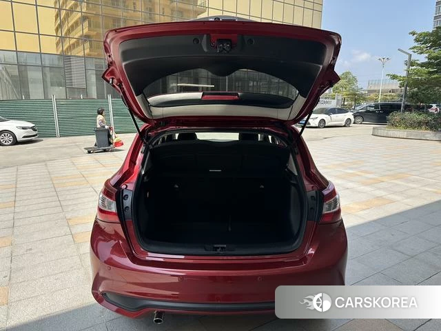 Nissan TIIDA id 4227313 из Китая 8