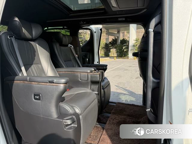 Toyota Elfa id 4368168 из Китая 8