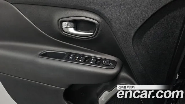 Jeep Renegade id 2936458 из Кореи 8