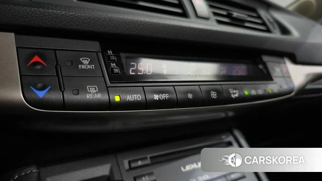 Lexus CT200h id 4378243 из Кореи 8