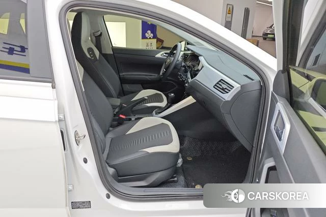 Volkswagen Polo id 4258472 из Китая 8
