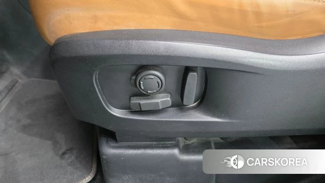 Land Rover Defender (L663) id 4524199 из Кореи 8