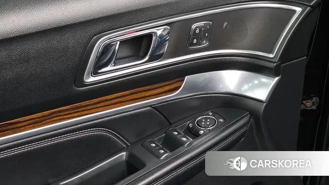 Ford Explorer id 3526307 из Кореи 8