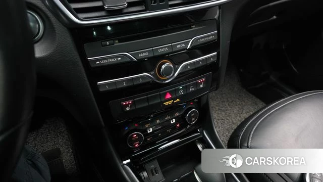 Infiniti Q30 id 4581739 из Кореи 8