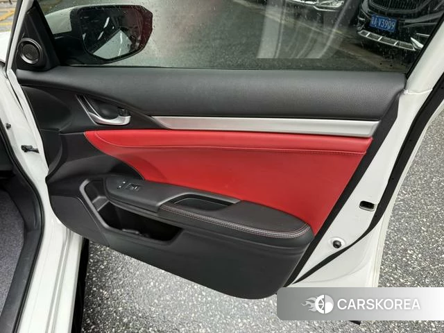 Honda Civic id 4341890 из Китая 8