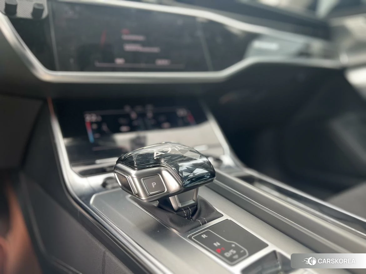 Audi A7L id 4479352 из Китая 8
