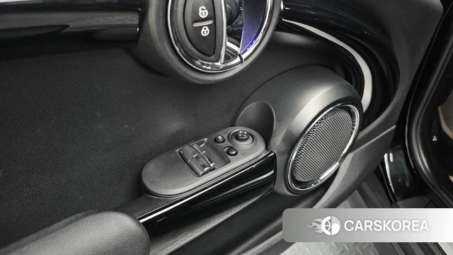 Mini Cooper S id 3829323 из Кореи 8